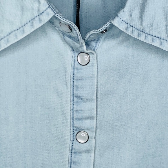 Paige Shirt, Avery Light Denim Button-Up Sz L NWT - Picture 3 of 5